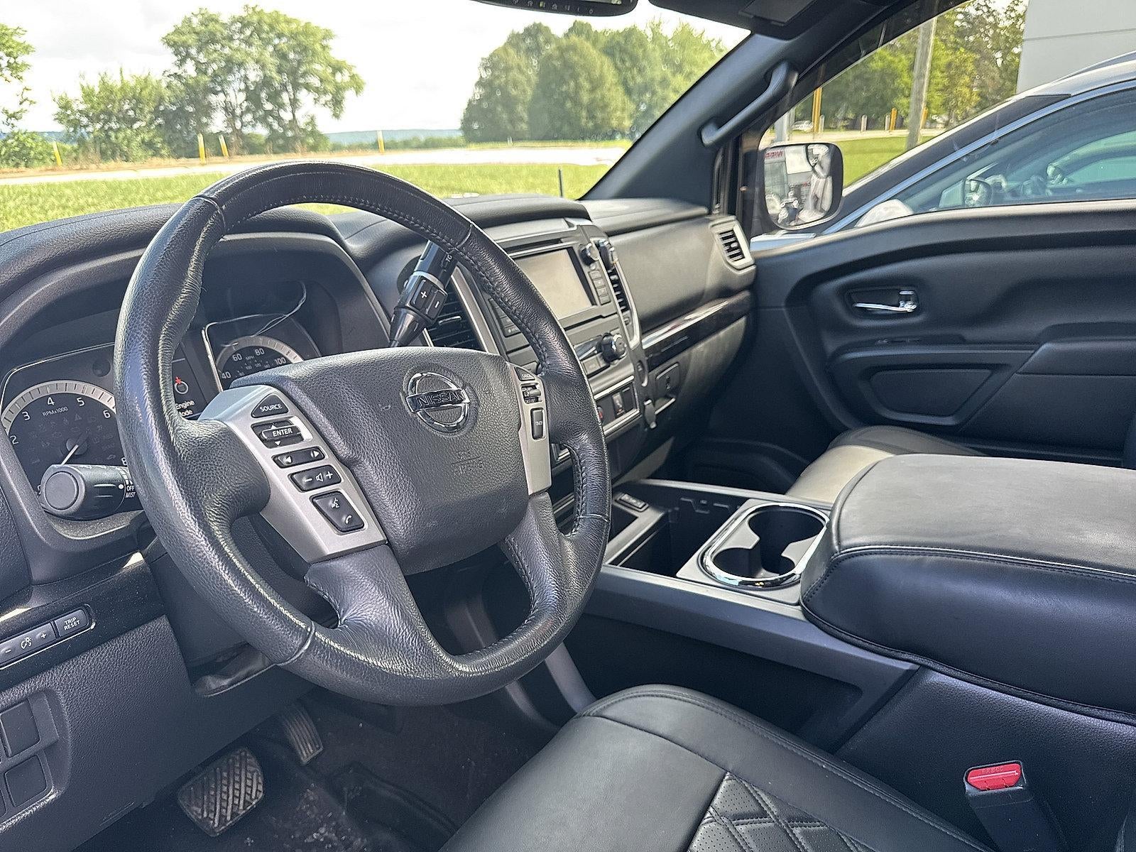 2019 Nissan TITAN Crew Cab SV