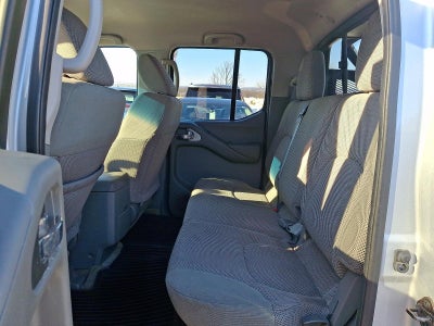 2015 Nissan Frontier 4WD Crew Cab LWB Auto SV