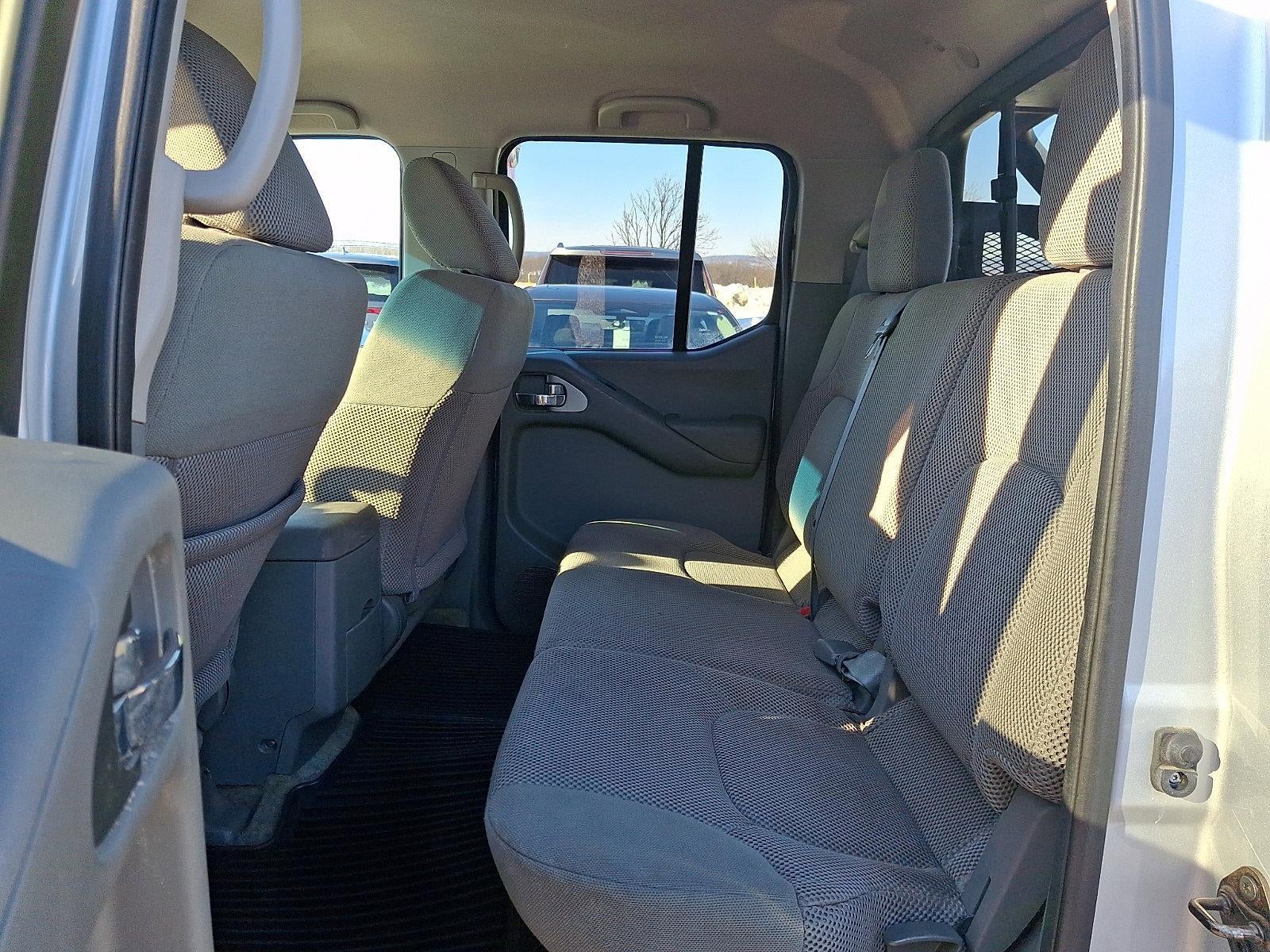 2015 Nissan Frontier 4WD Crew Cab LWB Auto SV