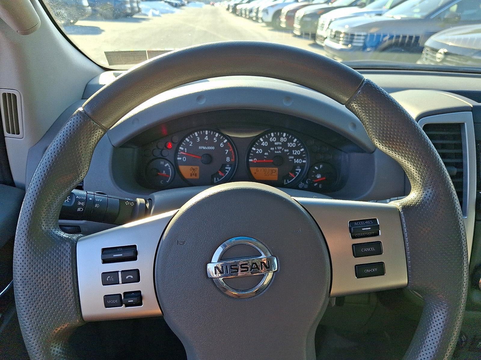 2015 Nissan Frontier 4WD Crew Cab LWB Auto SV