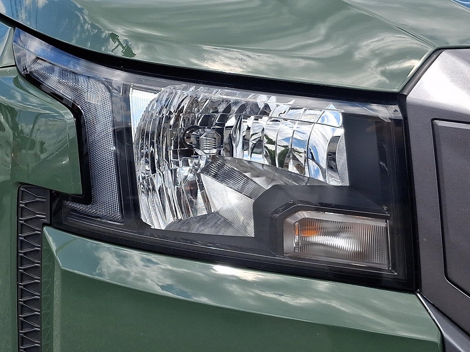 2025 Nissan Frontier Crew Cab SV