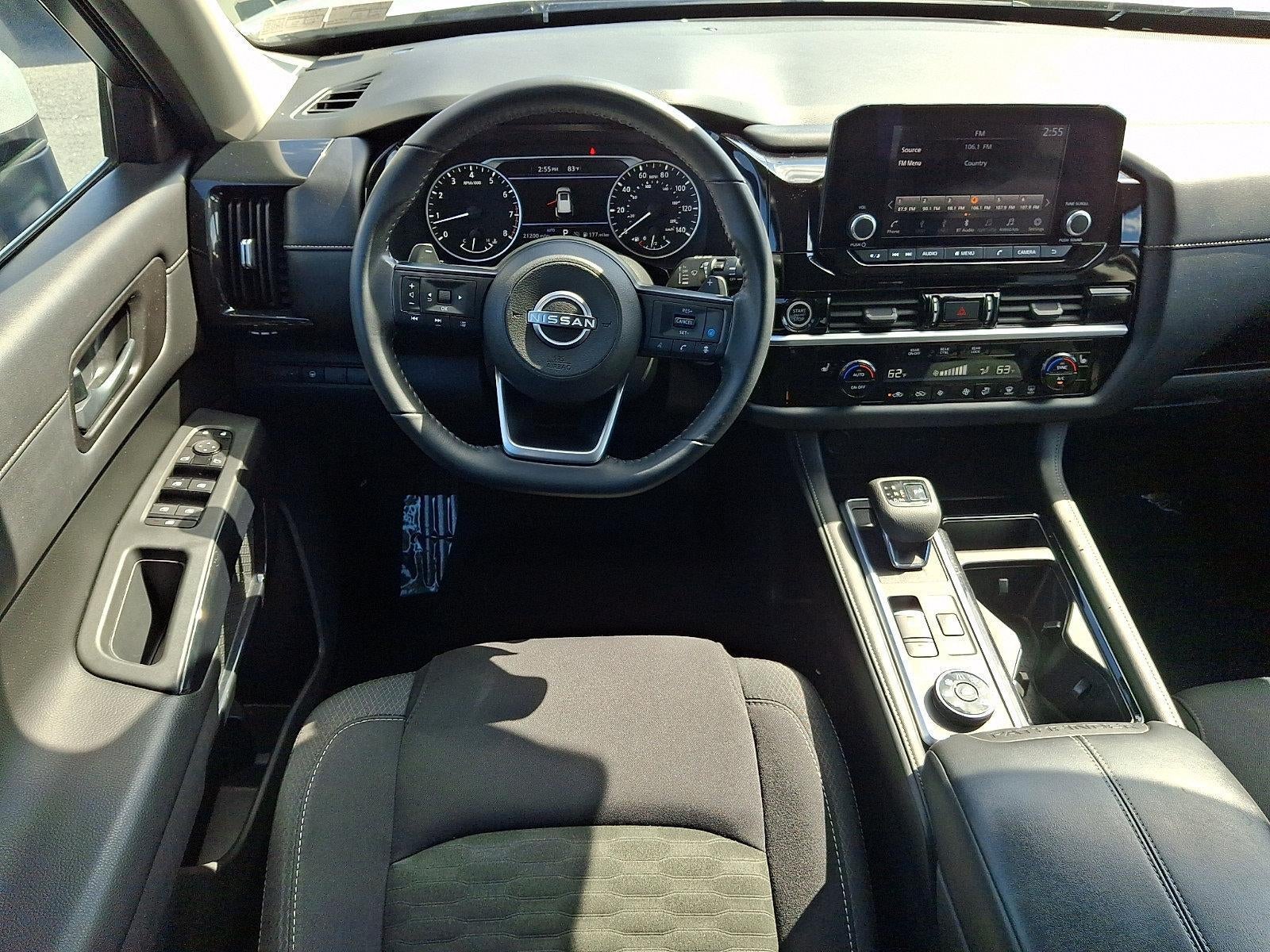 2024 Nissan Pathfinder SV