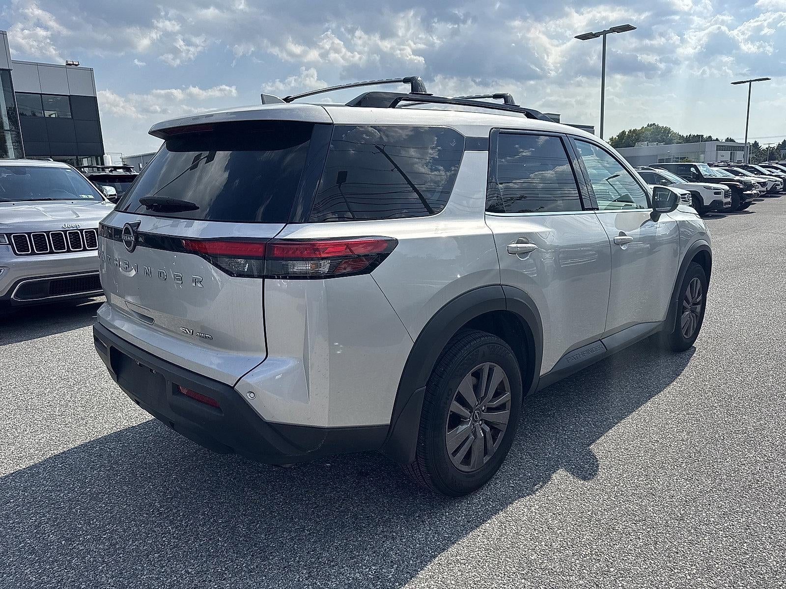 2024 Nissan Pathfinder SV