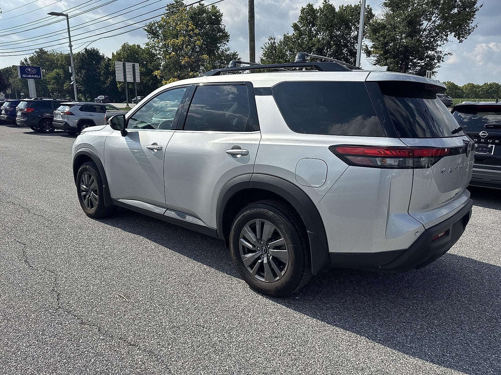 2024 Nissan Pathfinder SV