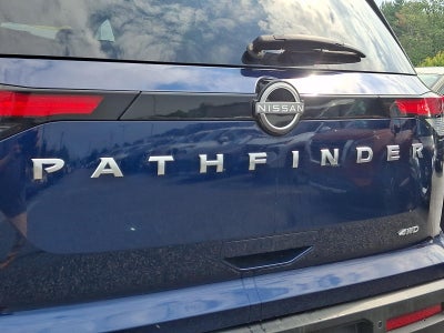 2025 Nissan Pathfinder SV