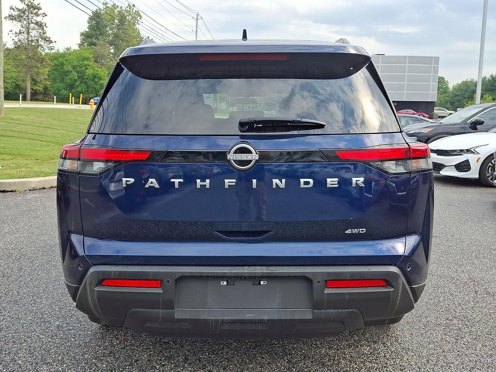 2025 Nissan Pathfinder SV