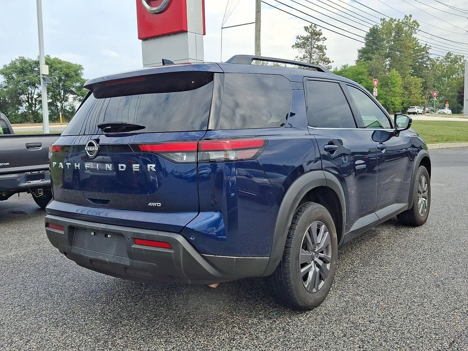 2025 Nissan Pathfinder SV
