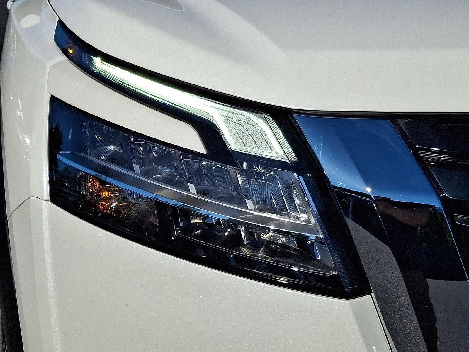 2022 Nissan Pathfinder SL