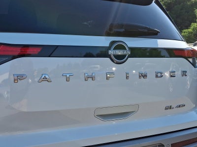 2022 Nissan Pathfinder SL
