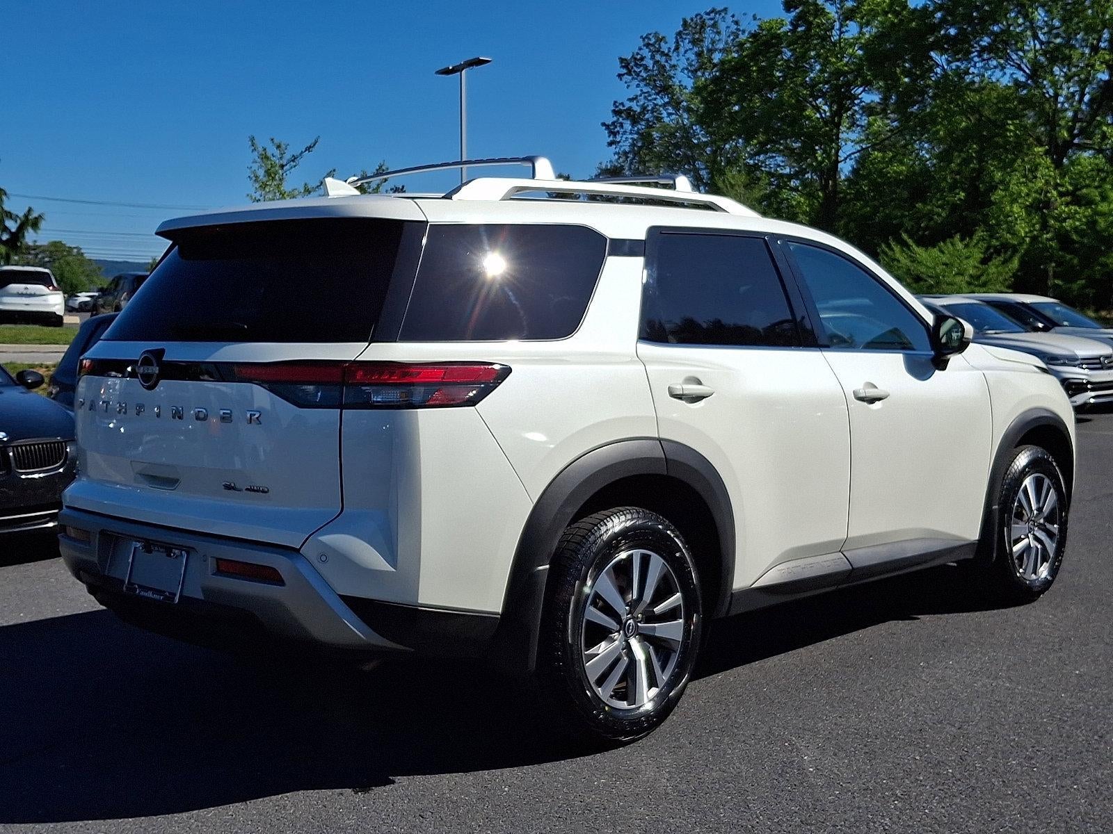 2022 Nissan Pathfinder SL