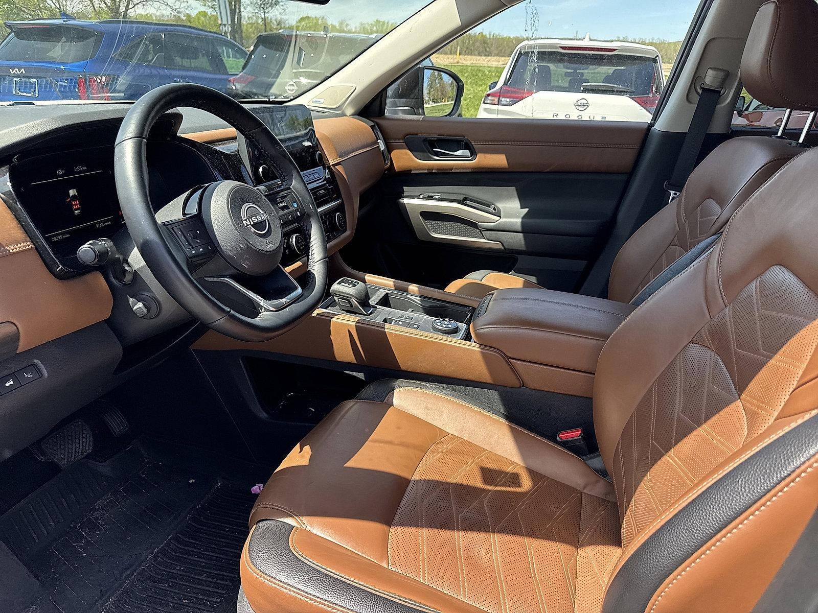 2023 Nissan Pathfinder Platinum