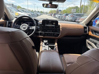 2023 Nissan Pathfinder Platinum