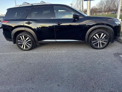 2024 Nissan Pathfinder Platinum 4WD