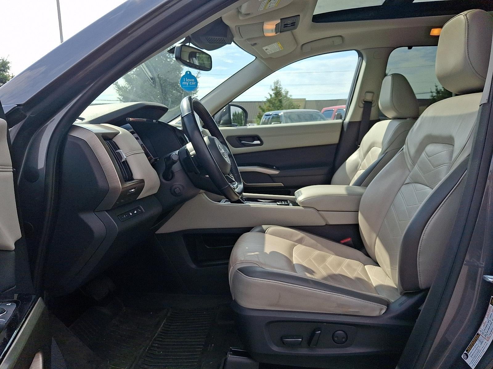 2022 Nissan Pathfinder Platinum