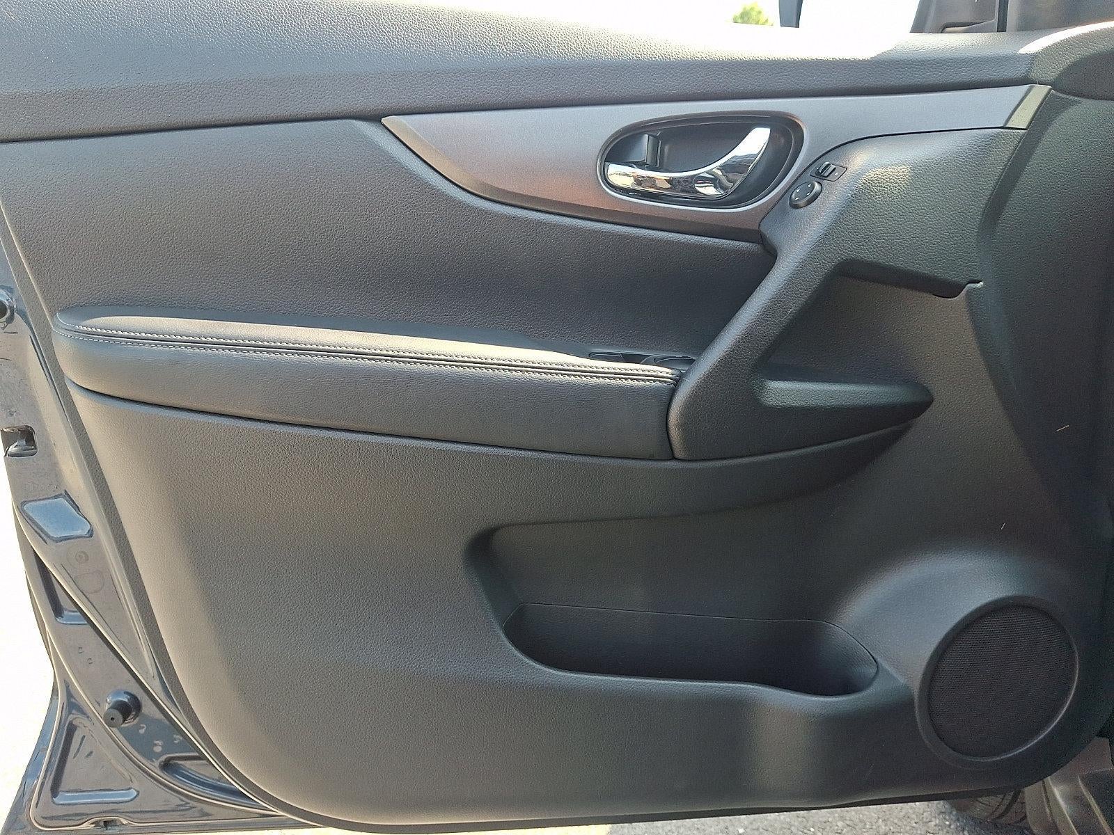 2016 Nissan Rogue AWD 4dr SV