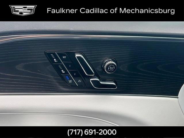 2024 Cadillac LYRIQ Luxury 2