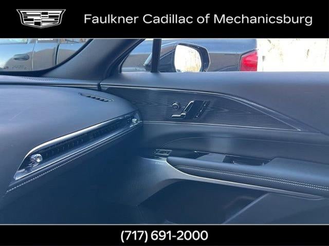 2024 Cadillac LYRIQ Luxury 2