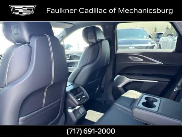 2024 Cadillac LYRIQ Luxury 2