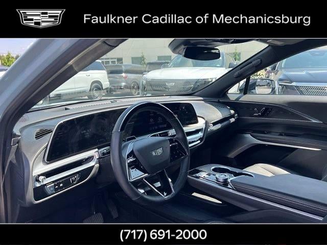 2024 Cadillac LYRIQ Luxury 2