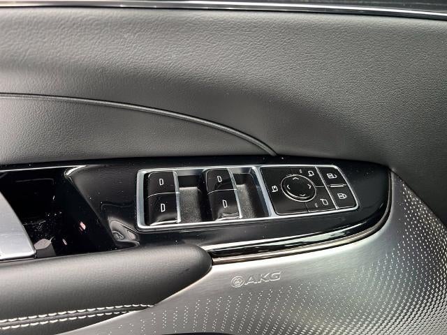 2024 Cadillac LYRIQ Sport 2