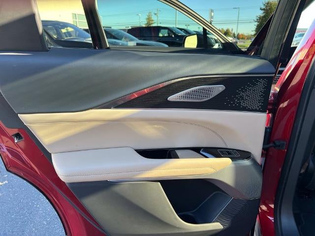 2024 Cadillac LYRIQ Sport 3