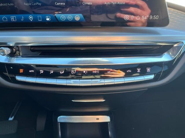 2024 Cadillac LYRIQ Sport 3