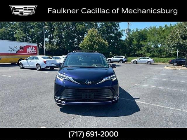 2023 Toyota Sienna Platinum