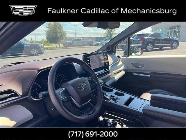 2023 Toyota Sienna Platinum